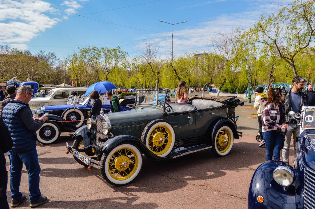 FOTO | Retroparada Primăverii: Ce am văzut la cea mai mare expoziție de mașini retro din țară - Imagine 48