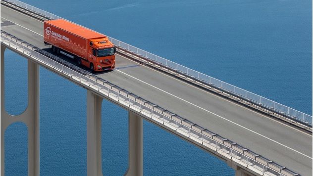 (P) Nevoi specifice in materie de transport si logistica pentru top 5 industrii