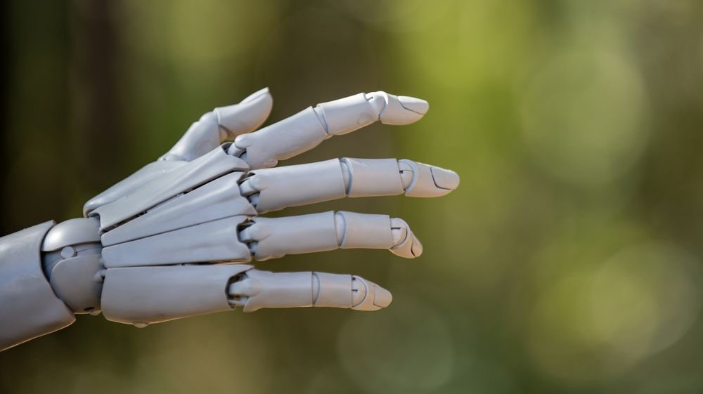 The Guardian: China vrea să rezolve cea mai dificilă provocare din robotică - construirea unori mâini care să imite perfect mișcările umane