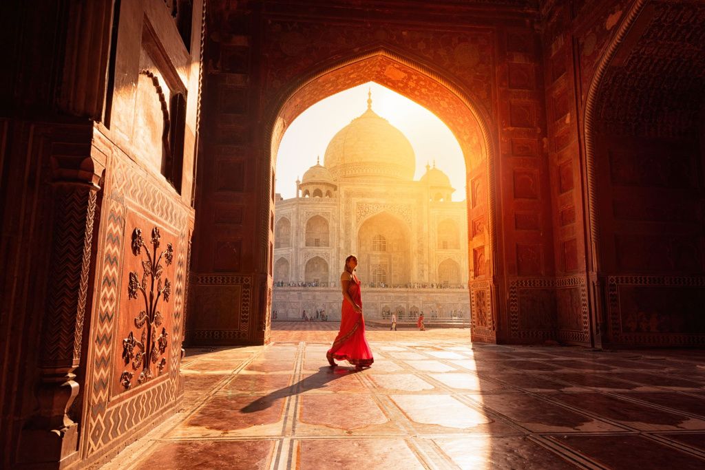 Clădiri celebre | Taj Mahal, povestea și legendele palatului declarație de dragoste, care trebuia - Imagine 2
