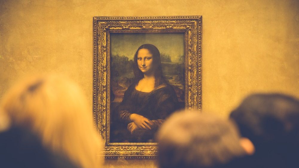 Cum vei putea să o vezi pe Mona Lisa fără să-ți sufle în ceafă atât de multă lume? Ce au decis cei de la Luvru