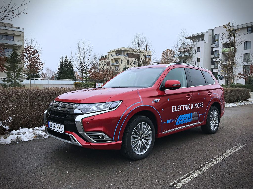 Mitsubishi Outlander PHEV - Imagine 6