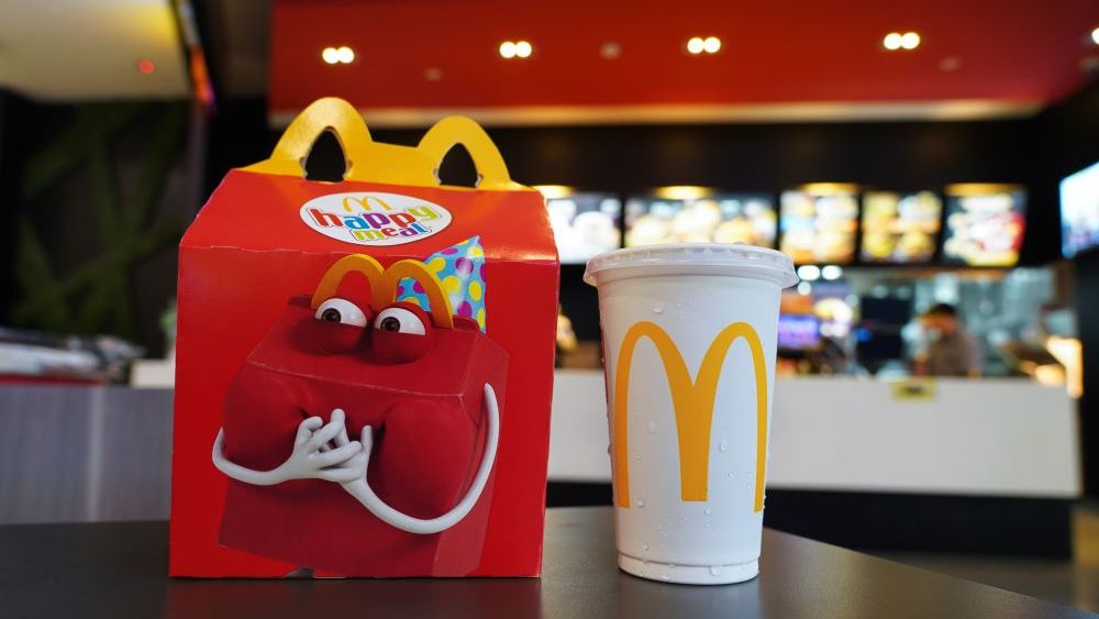 Happy Meal pentru adulți? Ce conține cel mai nou meniu lansat de McDonald’s
