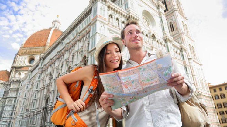 Paste 2017: romanii au alocat circa 280 euro pentru un city break la Praga, Roma sau Lisabona