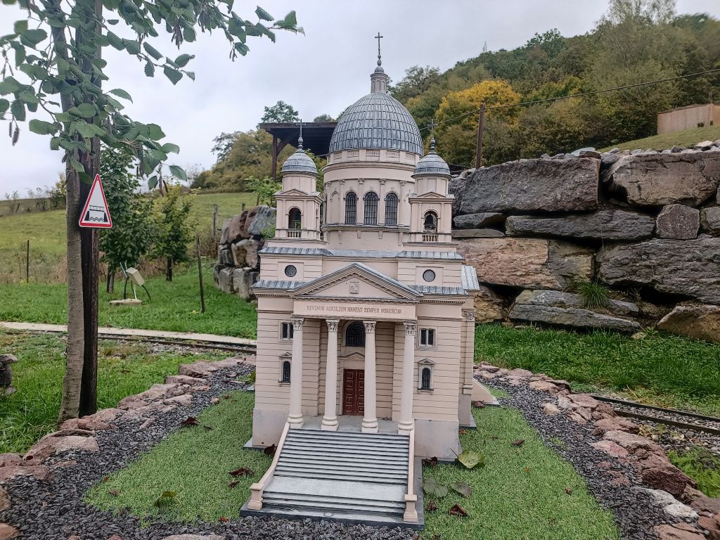 GALERIE FOTO: Parcul Mini Transilvania sau cum să faci un tur în Ardeal în mai puțin de o oră - Imagine 17