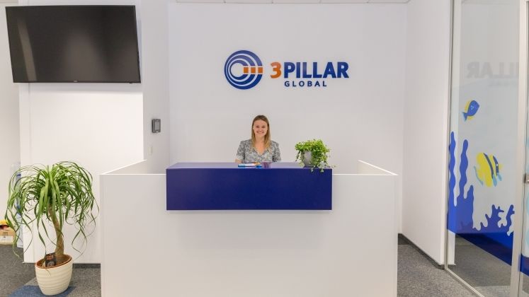 In vizita la 3Pillar Global din Iasi, sediul unde nu exista functia de "director general"