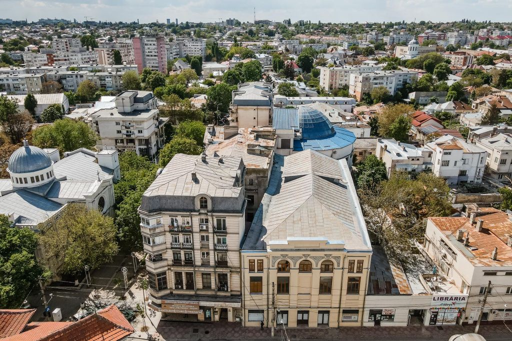 GALERIE FOTO | Se vinde unul dintre cele mai elegante teatre din România - Imagine 2