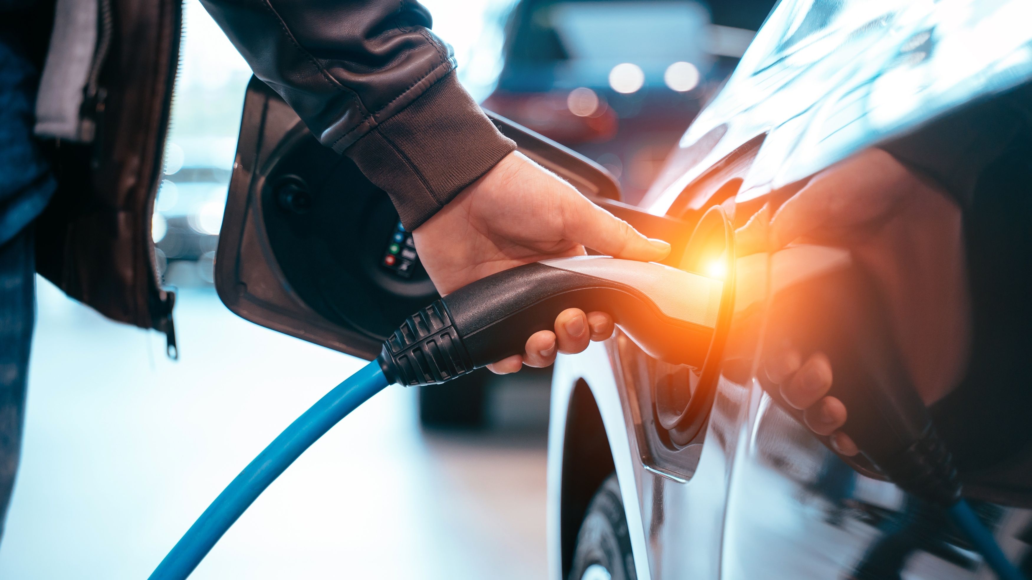 ACEA: Una din opt mașini vândute în Europa anul trecut a fost electrică