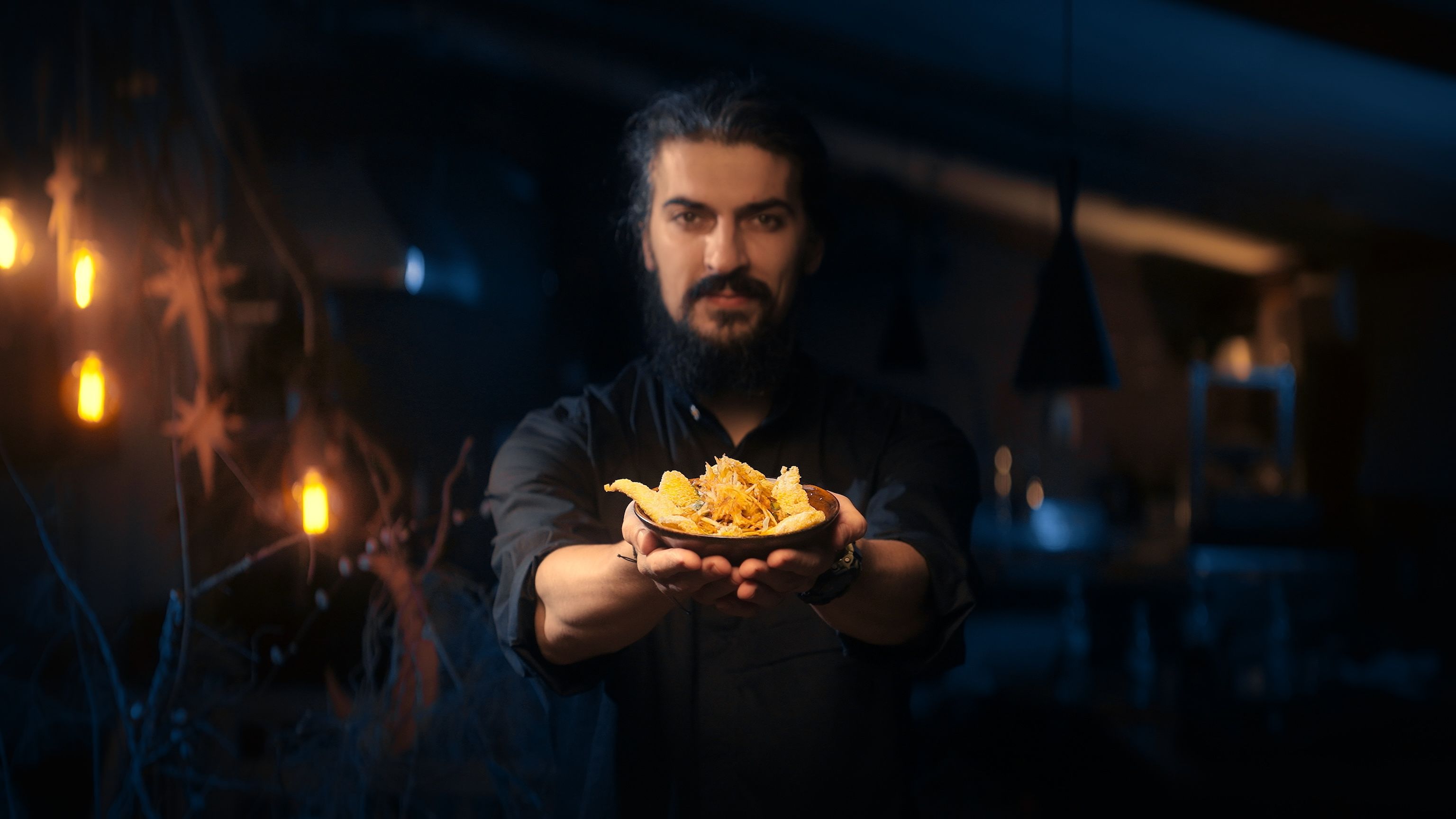 Chef Alex „D'Artagnan” Petricean va pregăti mâncarea pentru zborurile Animawings. Cât costă meniurile