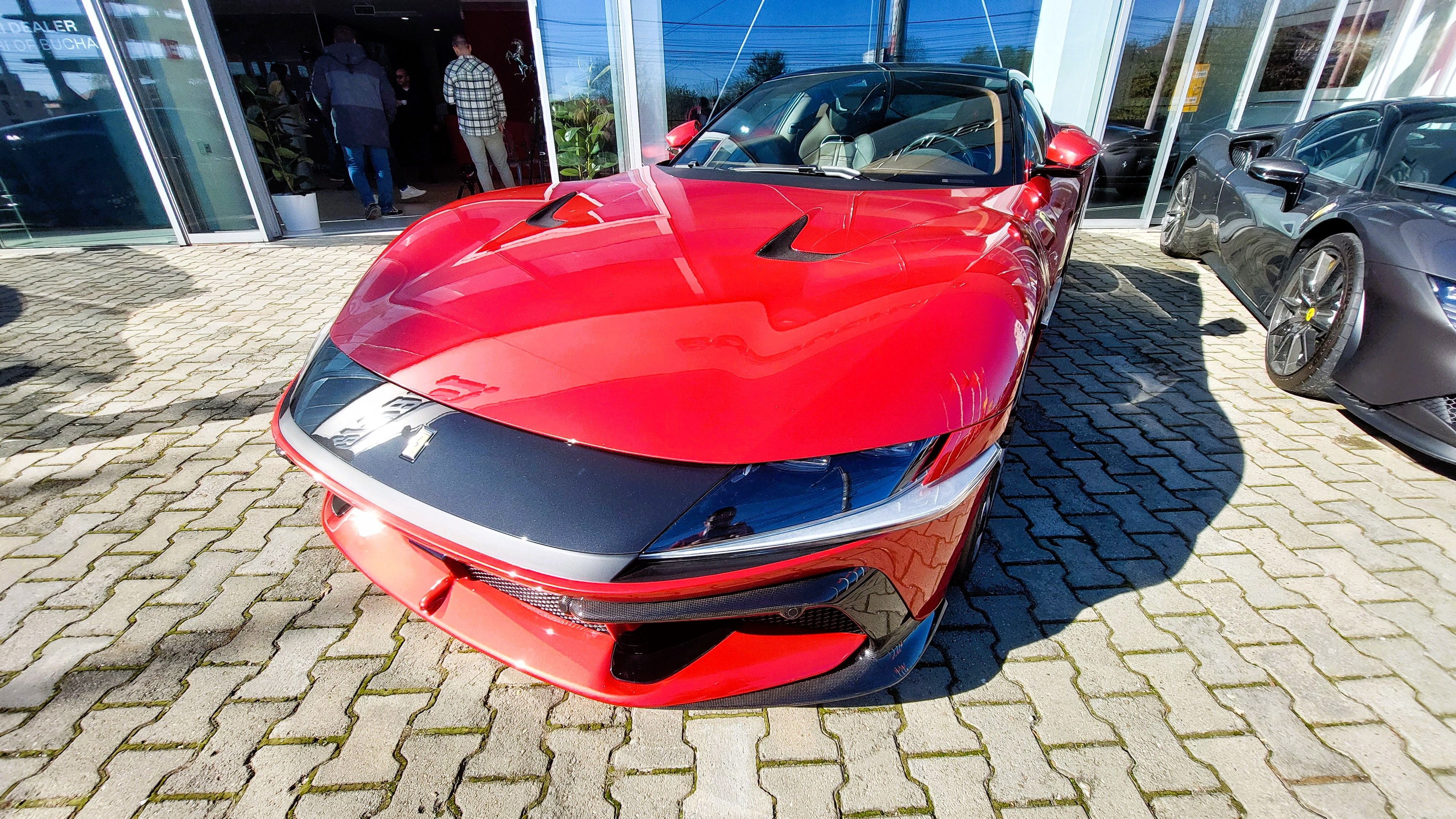 GALERIE FOTO | Ferrari a inaugurat showroom-ul de la București și a adus în premieră noul model Amalfi - Poza 57