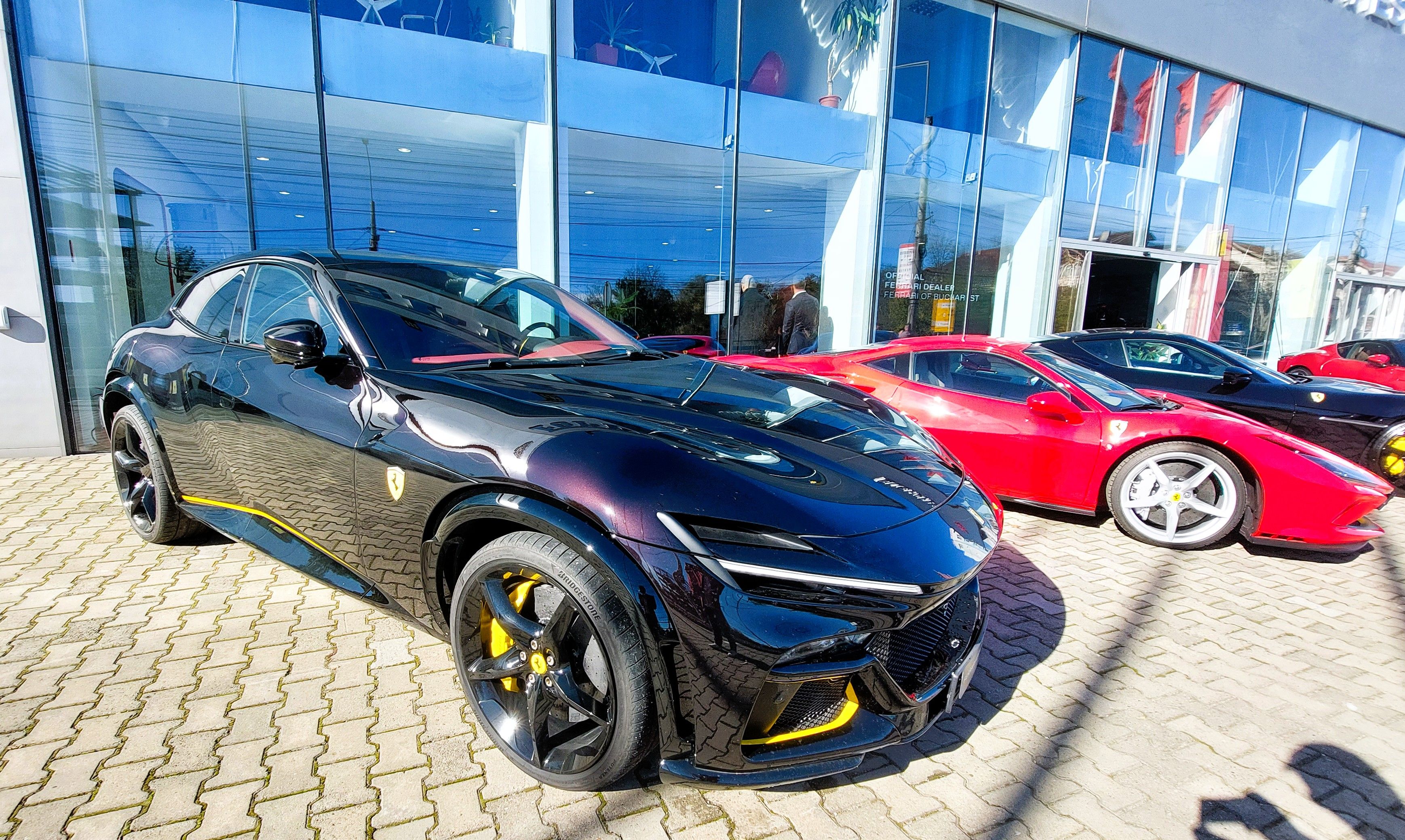 GALERIE FOTO | Ferrari a inaugurat showroom-ul de la București și a adus în premieră noul model Amalfi - Poza 50
