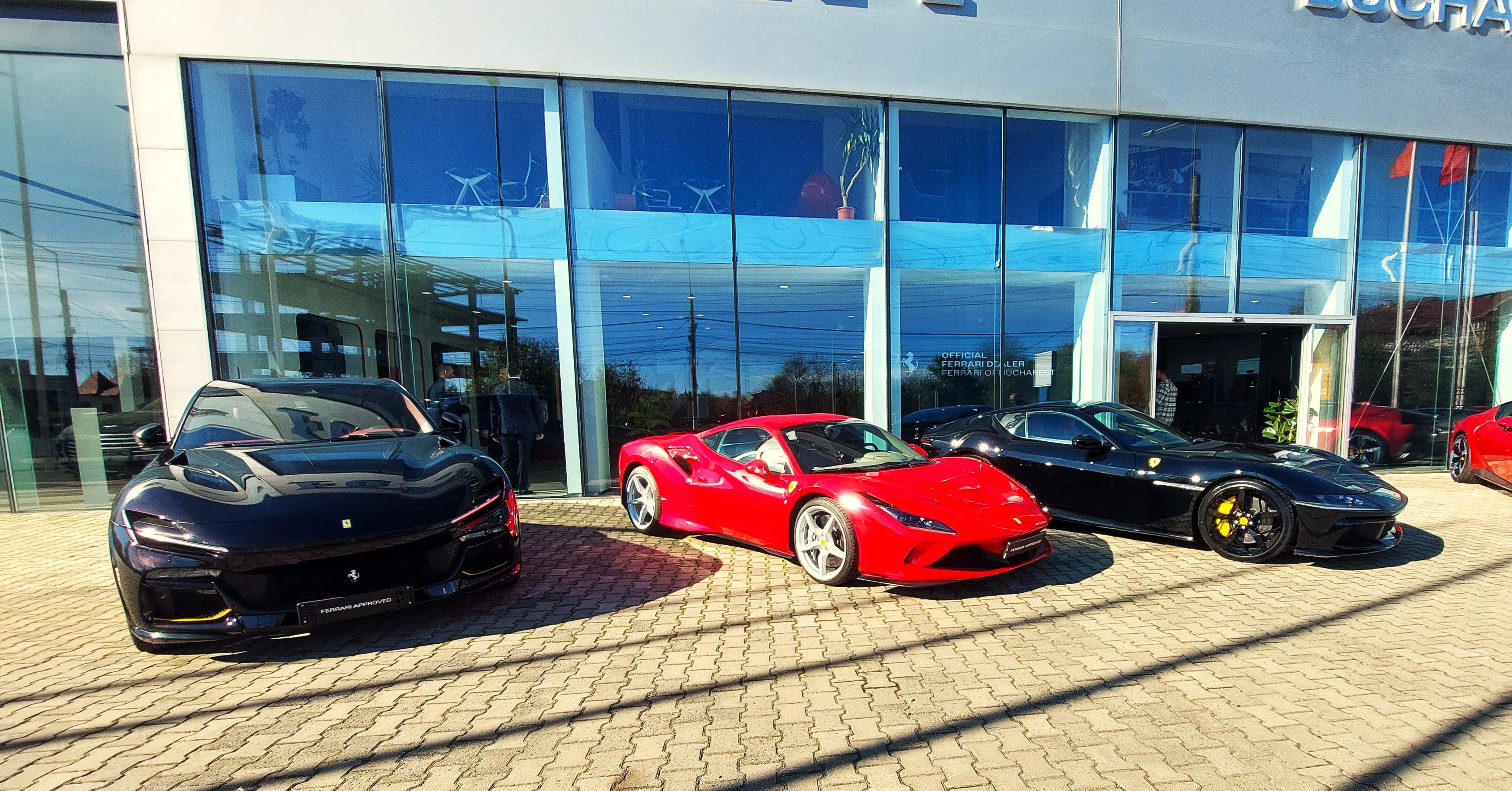 GALERIE FOTO | Ferrari a inaugurat showroom-ul de la București și a adus în premieră noul model Amalfi - Poza 46
