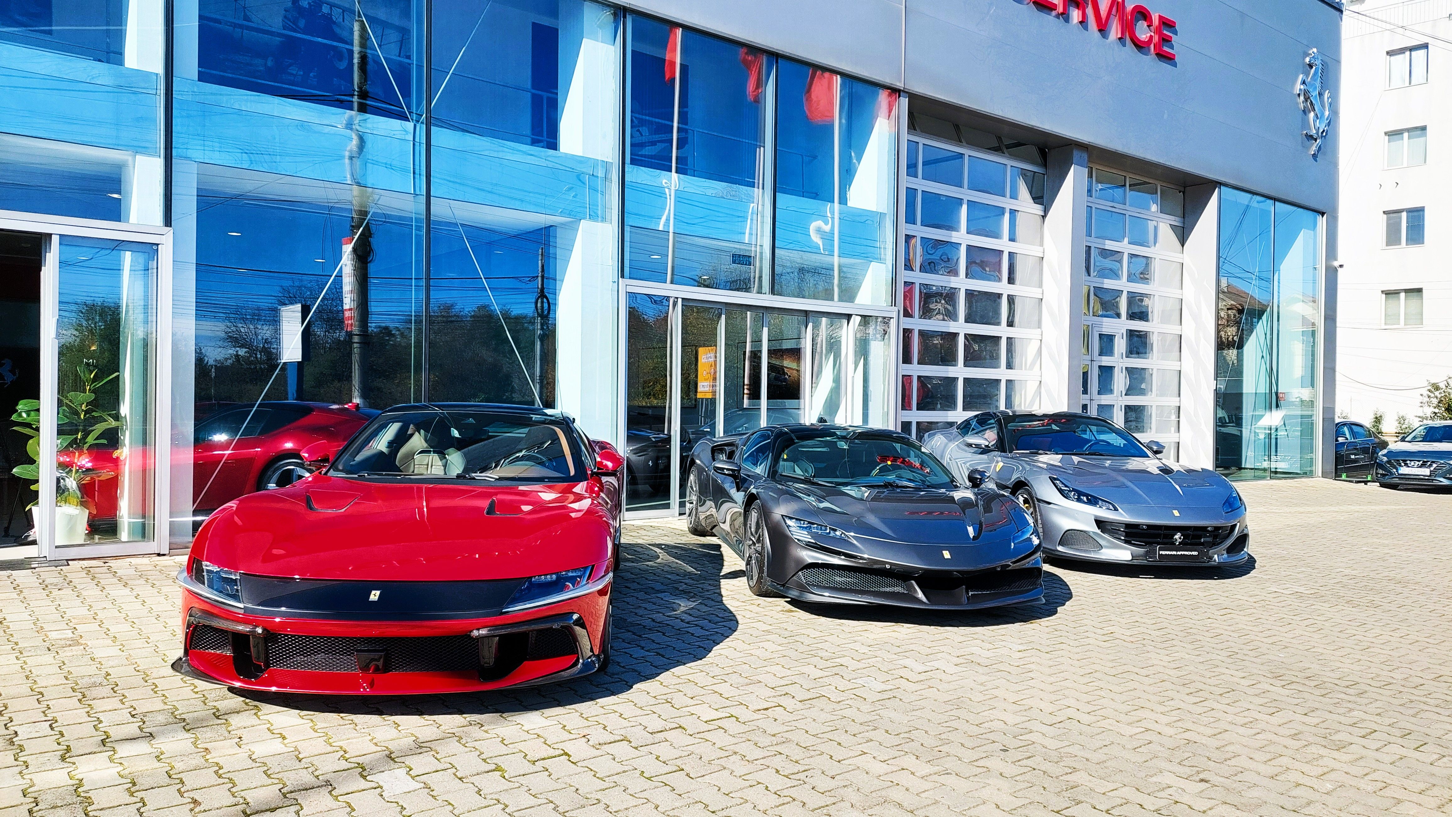 GALERIE FOTO | Ferrari a inaugurat showroom-ul de la București și a adus în premieră noul model Amalfi - Poza 44