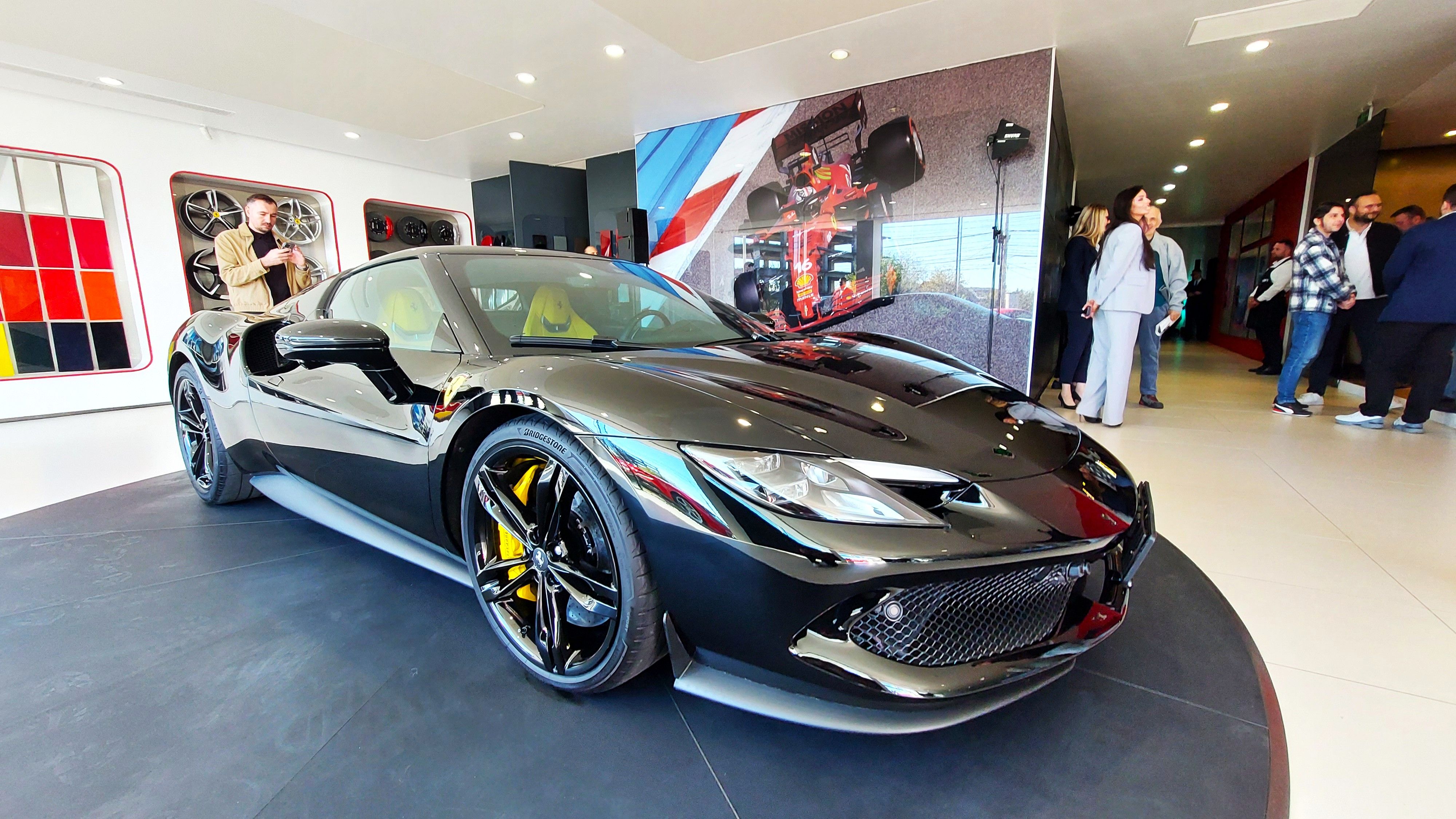 GALERIE FOTO | Ferrari a inaugurat showroom-ul de la București și a adus în premieră noul model Amalfi - Poza 42