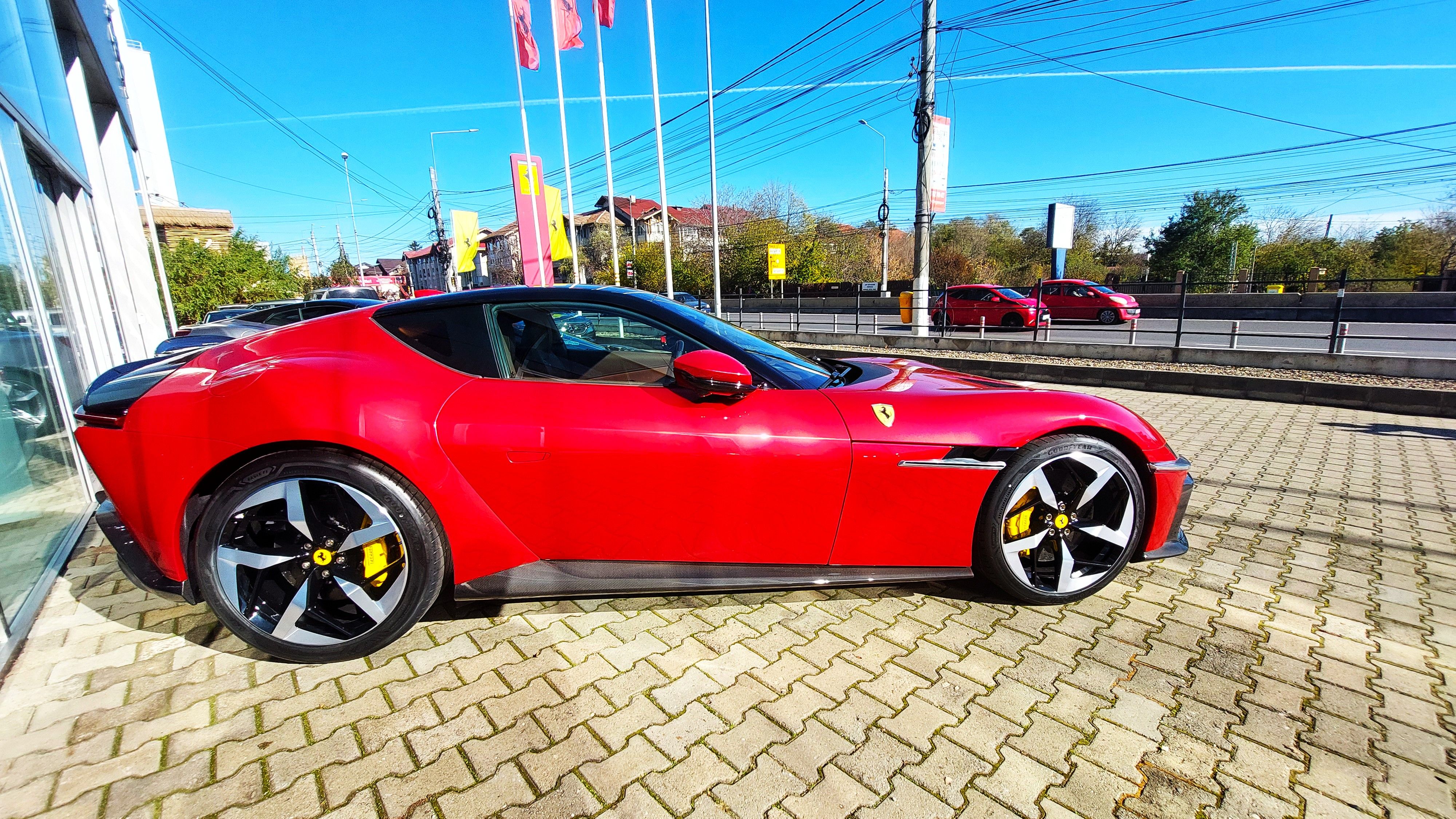 GALERIE FOTO | Ferrari a inaugurat showroom-ul de la București și a adus în premieră noul model Amalfi - Poza 31