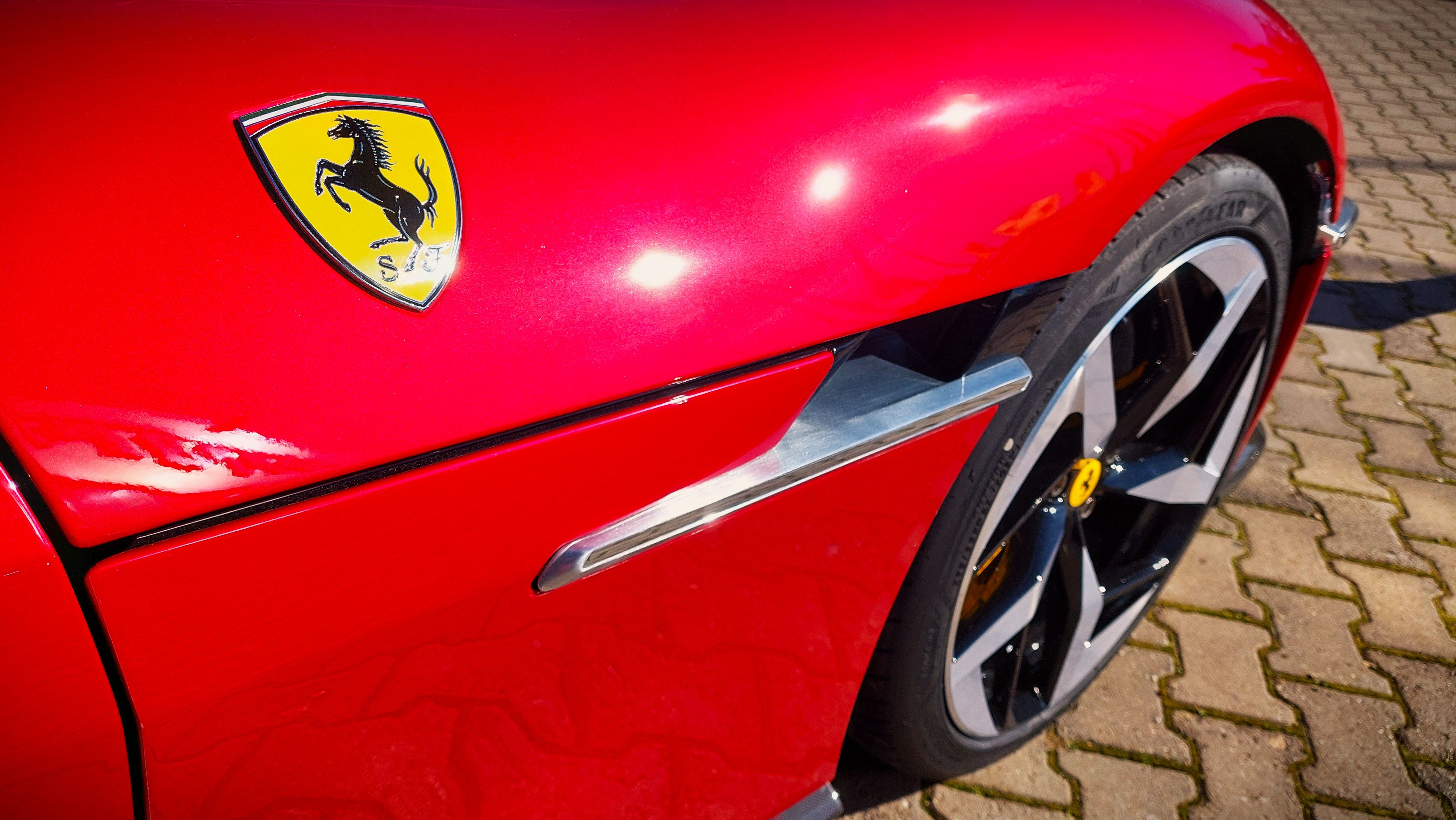 GALERIE FOTO | Ferrari a inaugurat showroom-ul de la București și a adus în premieră noul model Amalfi - Poza 29