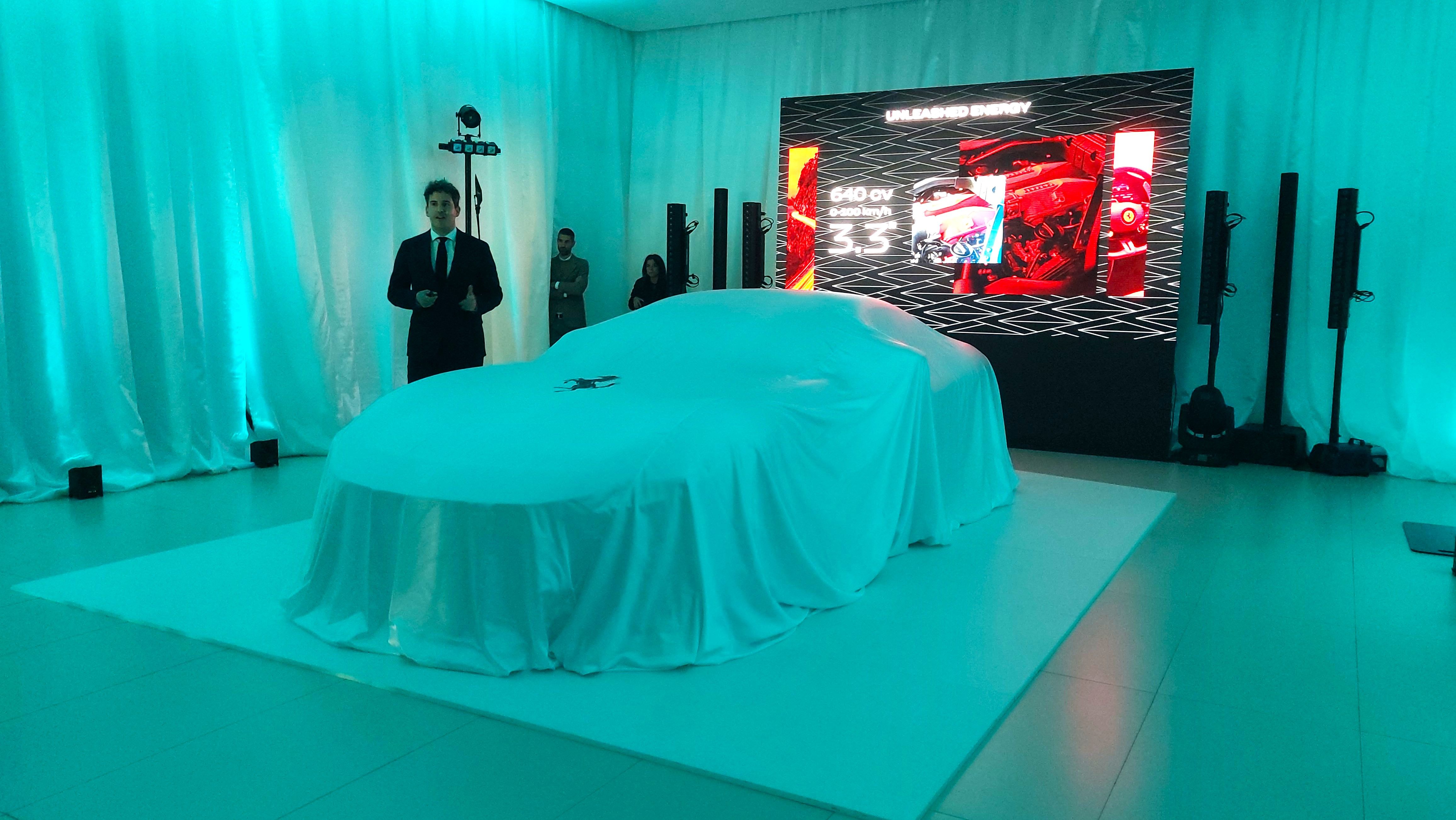 GALERIE FOTO | Ferrari a inaugurat showroom-ul de la București și a adus în premieră noul model Amalfi - Poza 25