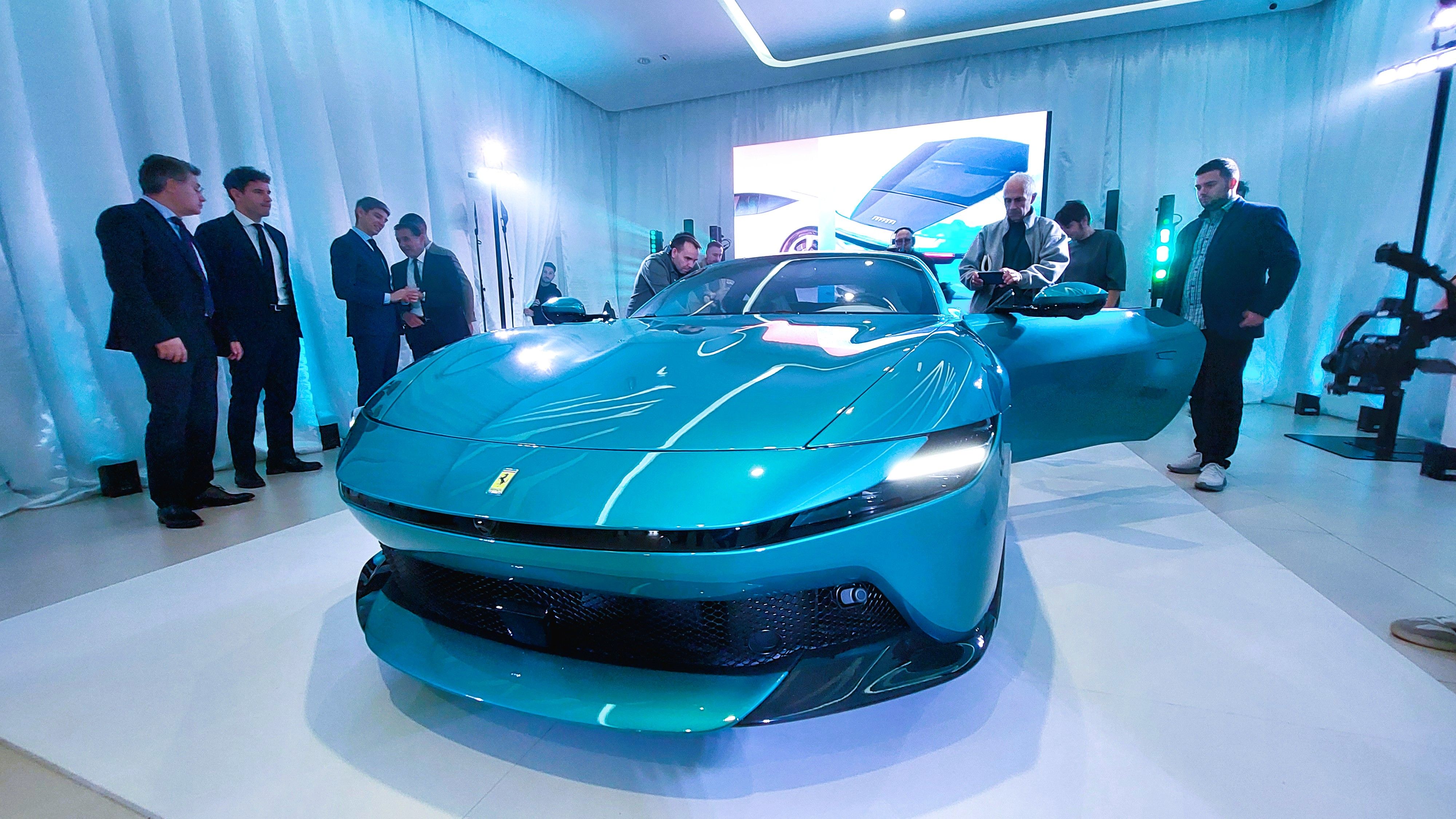 GALERIE FOTO | Ferrari a inaugurat showroom-ul de la București și a adus în premieră noul model Amalfi - Poza 17
