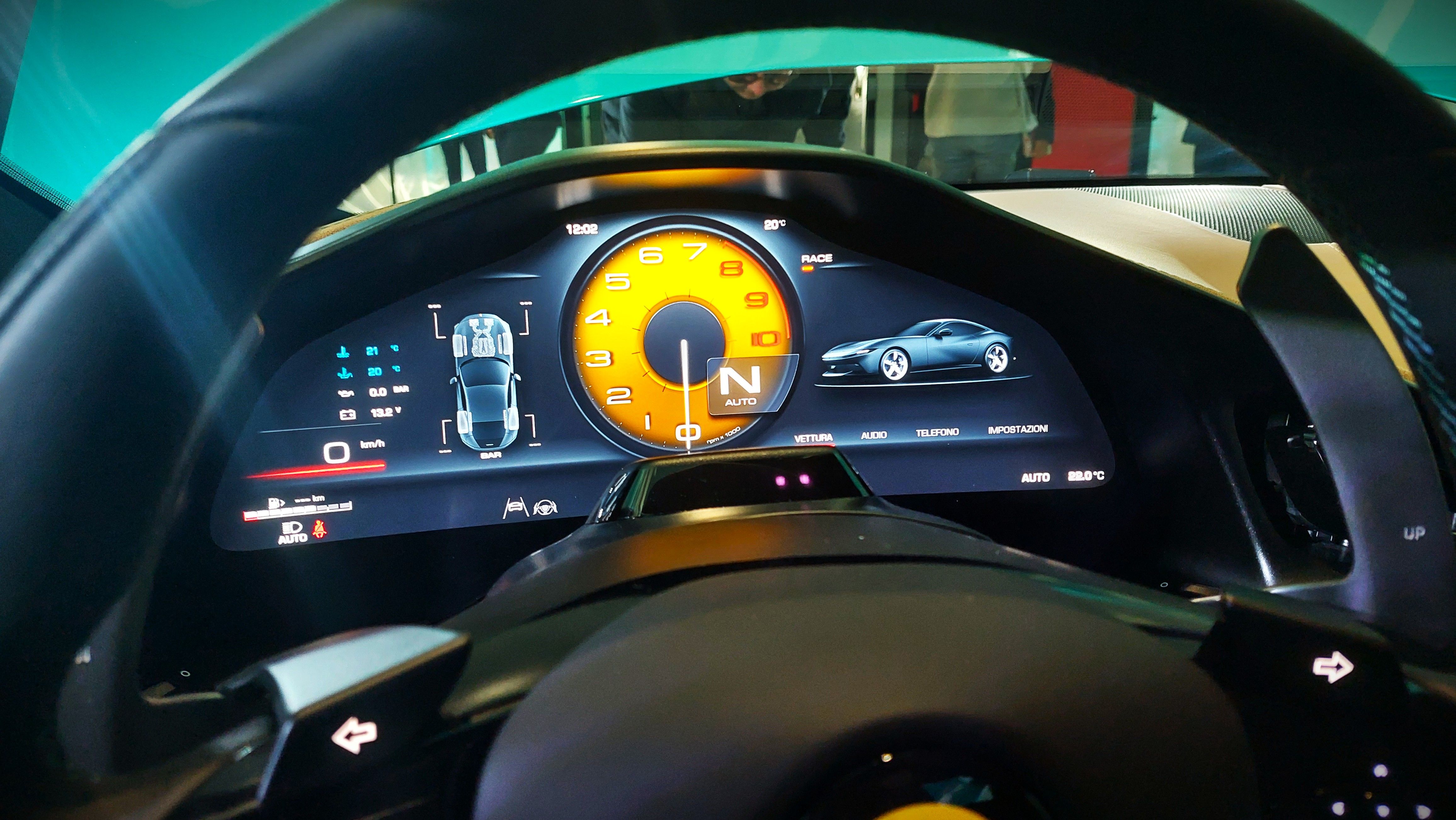 GALERIE FOTO | Ferrari a inaugurat showroom-ul de la București și a adus în premieră noul model Amalfi - Poza 2