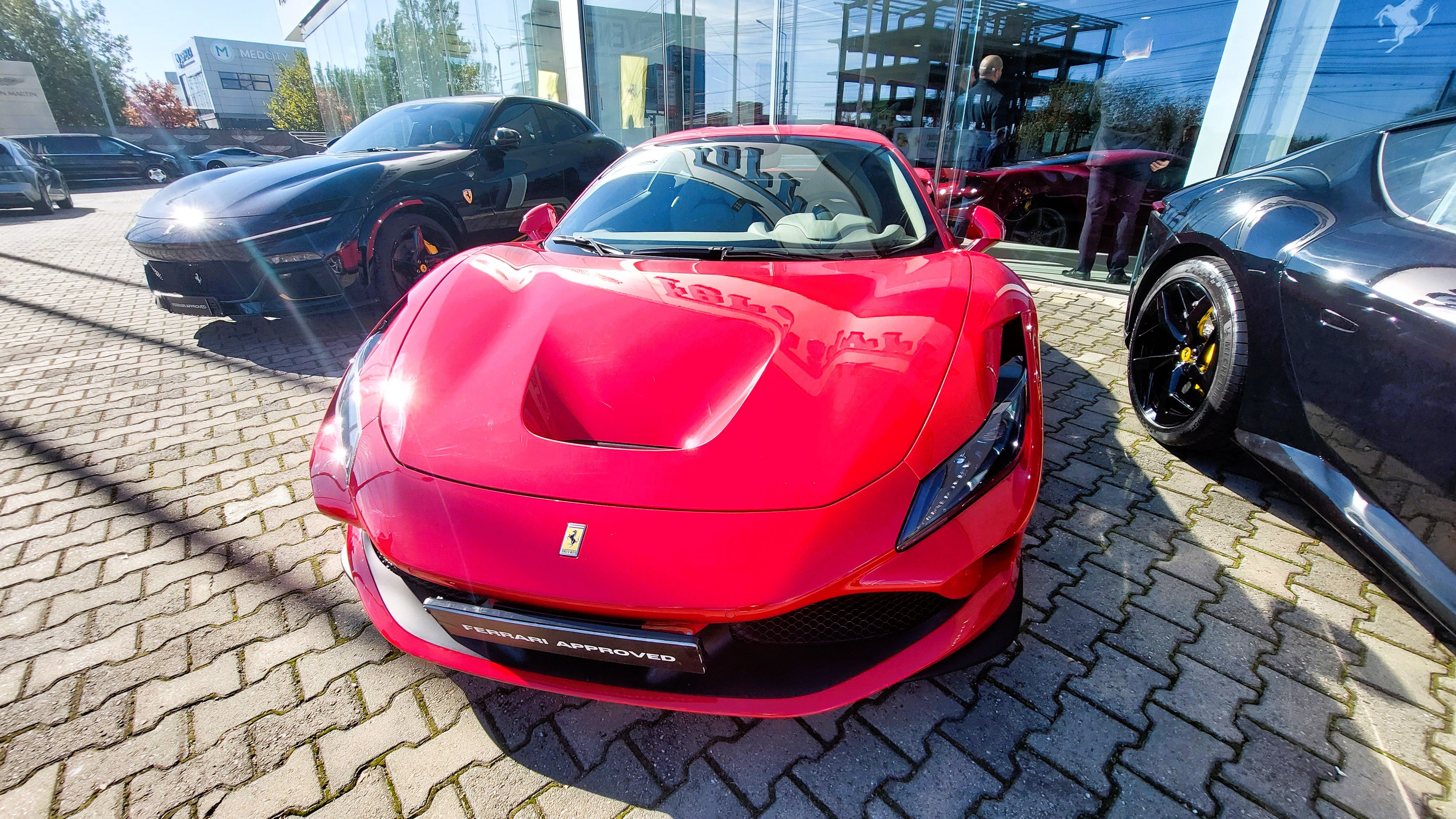 GALERIE FOTO | Ferrari a inaugurat showroom-ul de la București și a adus în premieră noul model Amalfi - Poza 60