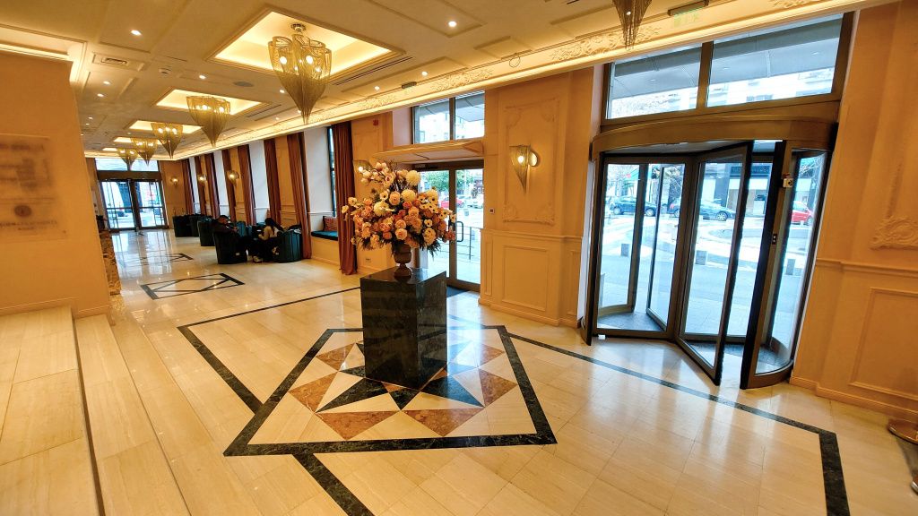 GALERIE FOTO | Cum arată apartamentele milionarei Anja Graf din centrul Capitalei - Imagine 83