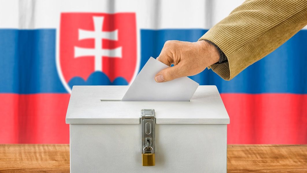 O activista anticoruptie castiga alegerile prezidentiale din Slovacia