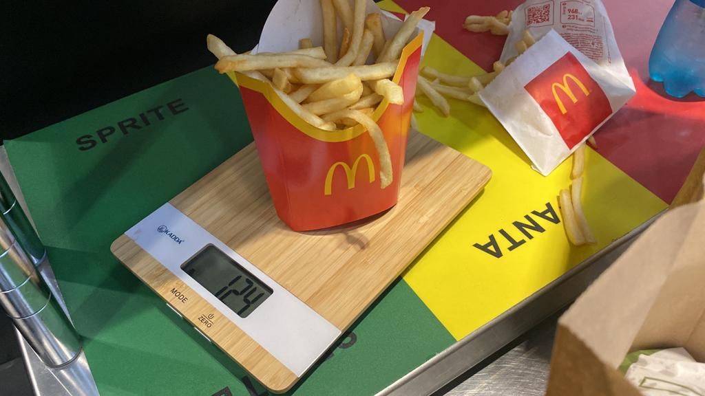 ANPC a amendat McDonald's şi KFC cu 15.000 de lei și a închis temporar restaurantele de la Piața Romană