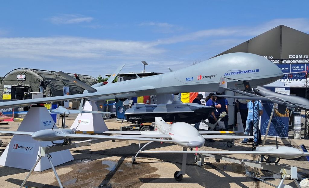 FOTO | BSDA, cea mai mare expoziție de tehnică militară, a început la București - Imagine 1