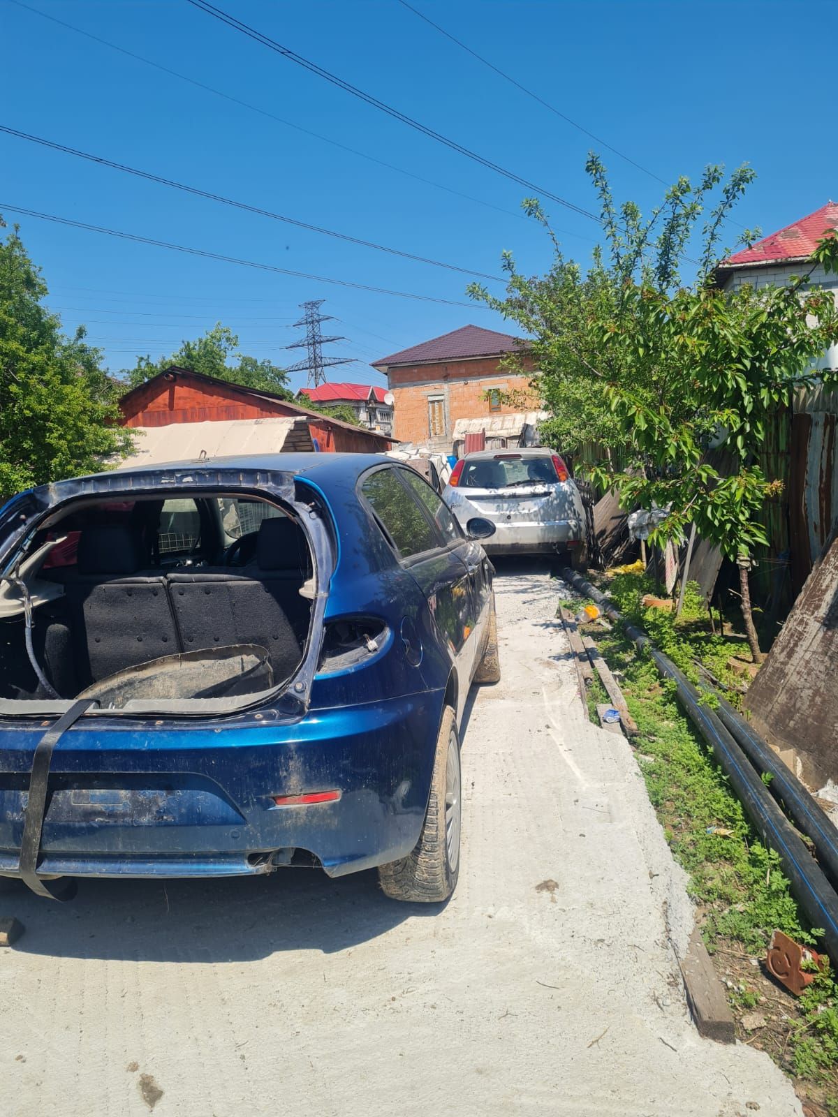 [FOTO] Zeci de tone de deșeuri confiscate la Sintești-Jilava. Buzoianu: ”Vorbim despre un fenomen complex care cere acțiune” - Poza 17