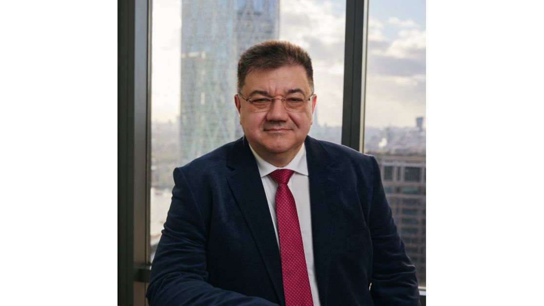 Investitorii individuali estimează că piața bull va continua în 2025, în timp ce Tesla devine cea mai populară acțiune din grupul celor "7 magnifici"