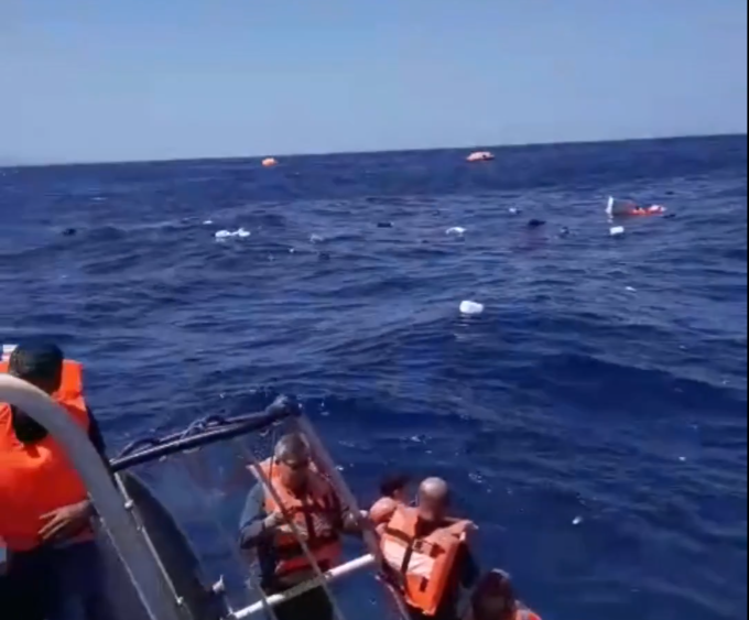 Incident maritim în Cipru: un feribot cu sute de persoane la bord s-a răsturnat la scurt timp după plecarea din port