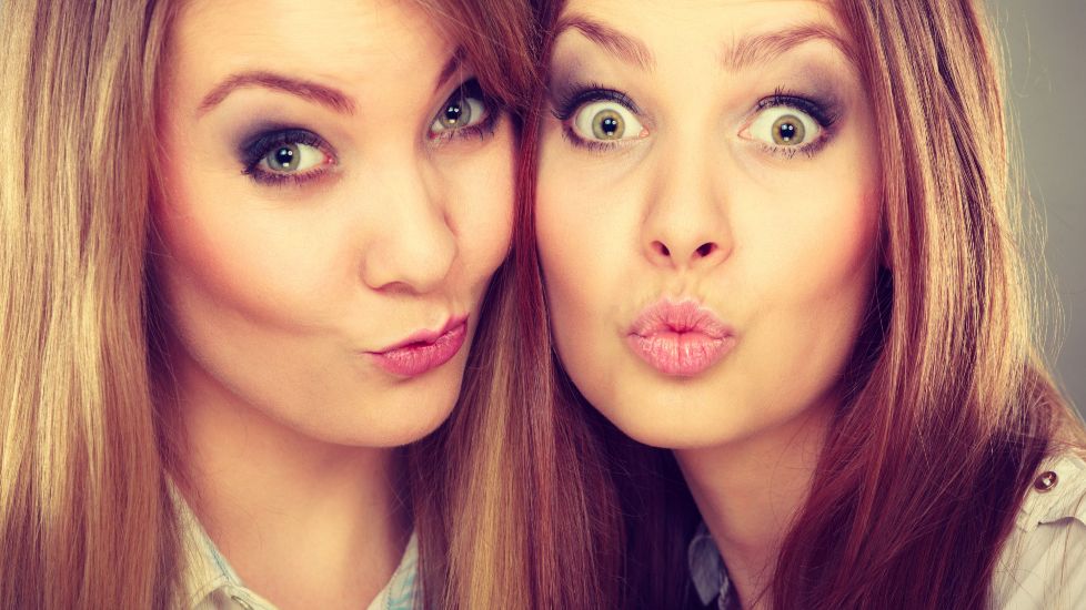 Adio duckface! Clinicile de înfrumusețare din Rusia rămân fără Botox