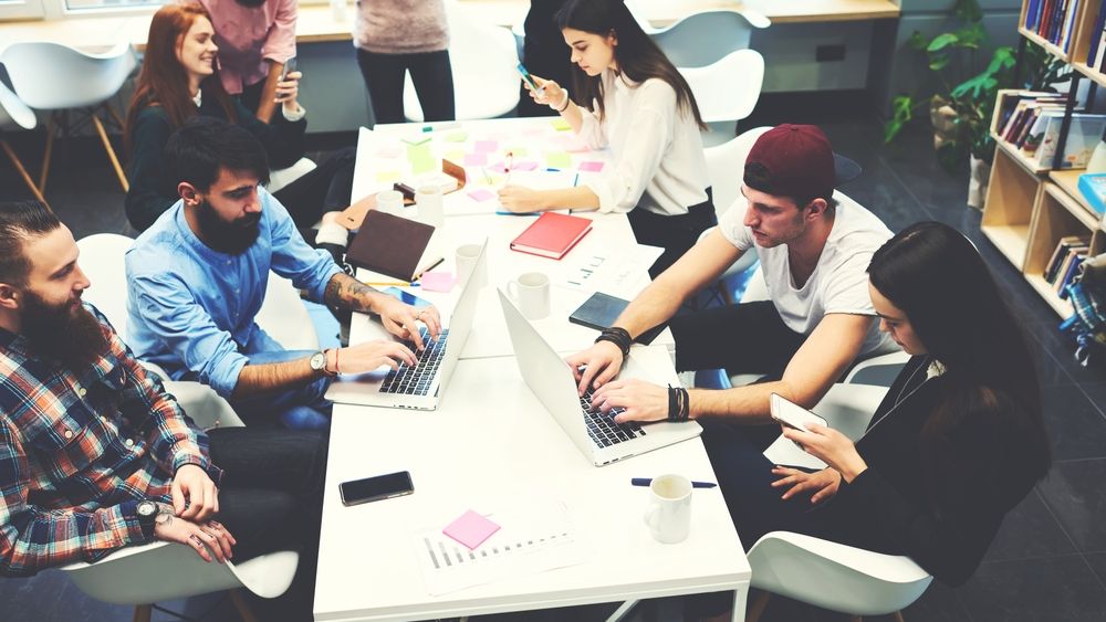 Competentele profesionale ale romanilor care fac dferenta intre a pastra sau a pierde un job