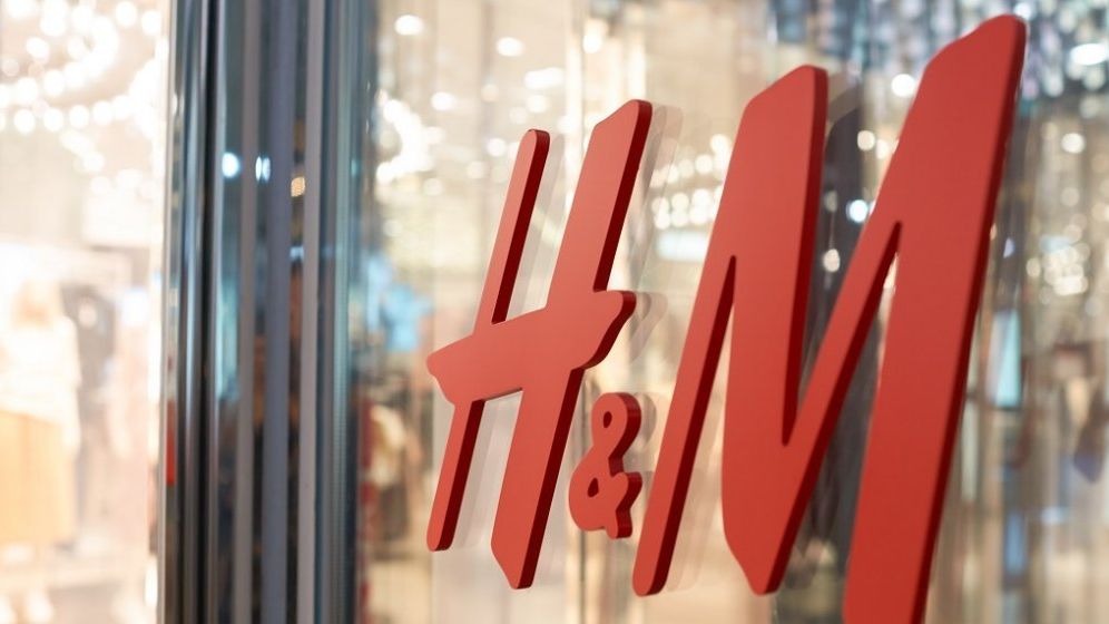 H&M, lovită puternic de coronavirus: Vânzările s-au înjumătățit