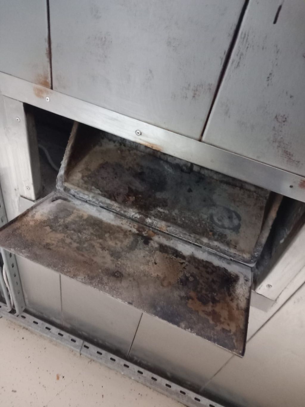 Ce a descoperit ANPC la o fabrică de pâine din București: mii de pâini retrase de la vânzare - Imagine 19