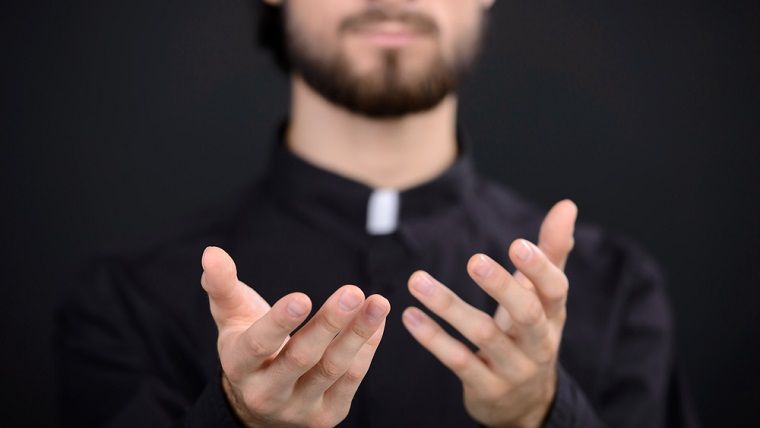 Cum ii constrange scoala pe elevi sa faca Religia in continuare