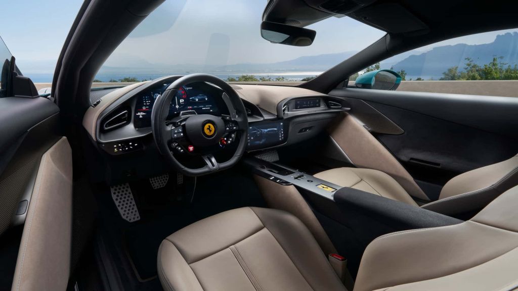 FOTO | Ferrari și-a prezentat noul model de buget. Are 4 locuri și un motor V8 - Imagine 15