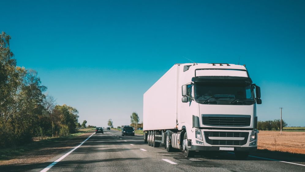 Trafic blocat complet la frontiera Giurgiu. Care sunt rutele alternative