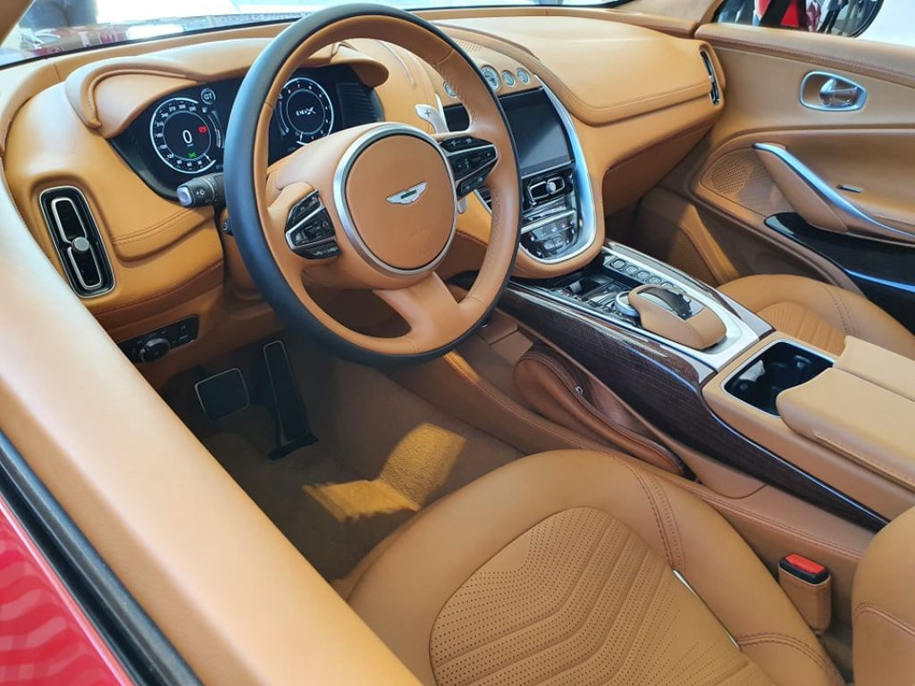 Aston Martin DBX - Imagine 15