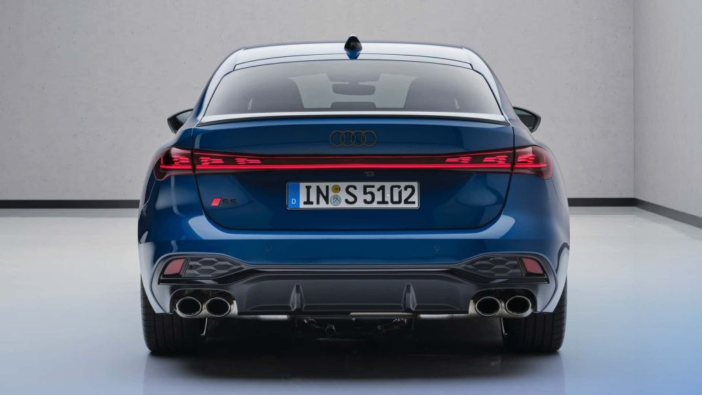 GALERIE FOTO | Audi A5 înlocuiește vechiul A4 la toate capitolele, mai puțin ca nume - Imagine 7