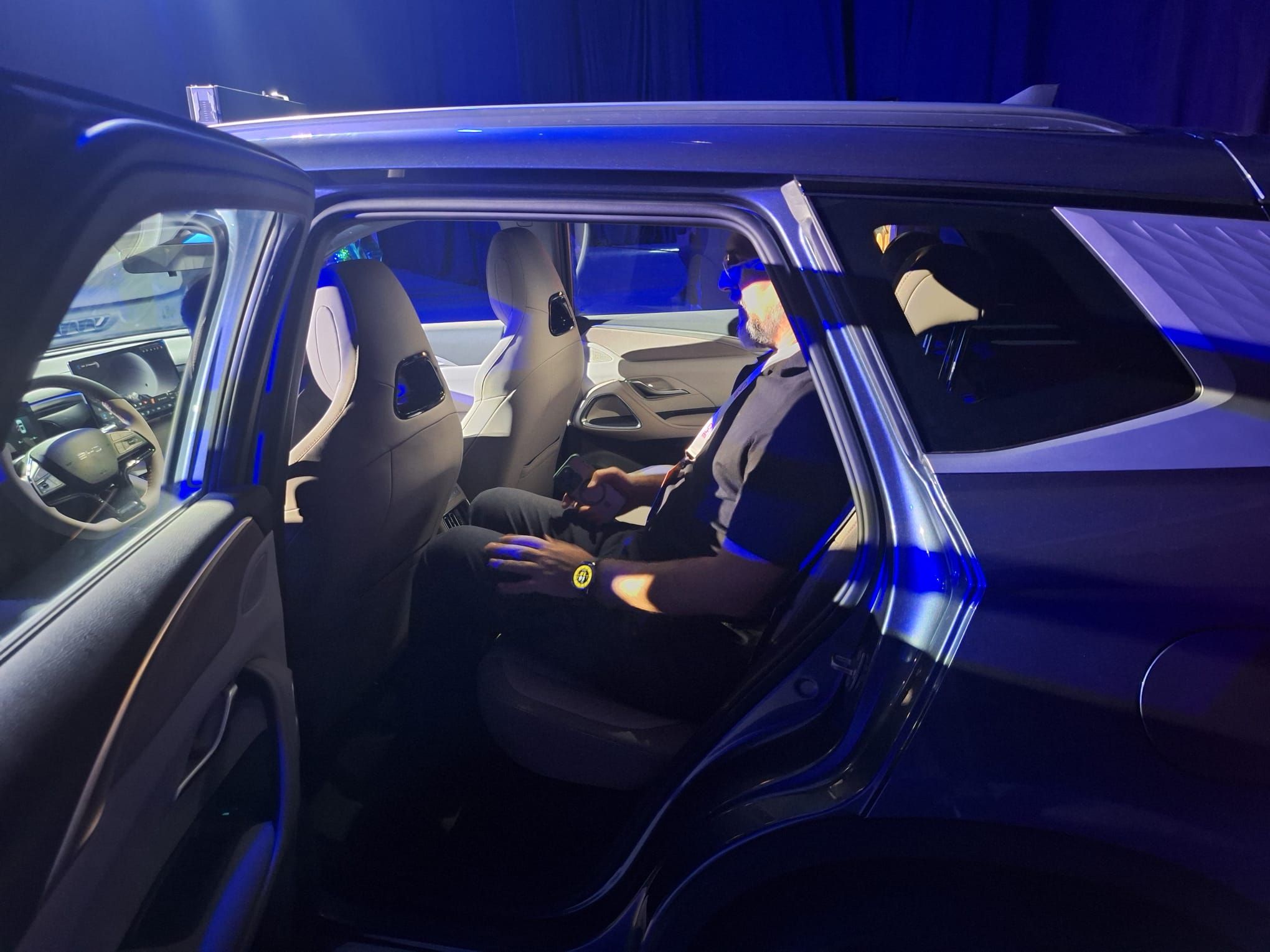 FOTO | BYD aduce în România noul Sealion 5, SUV mai mare și mai ieftin decât Dacia Bigster - Poza 9