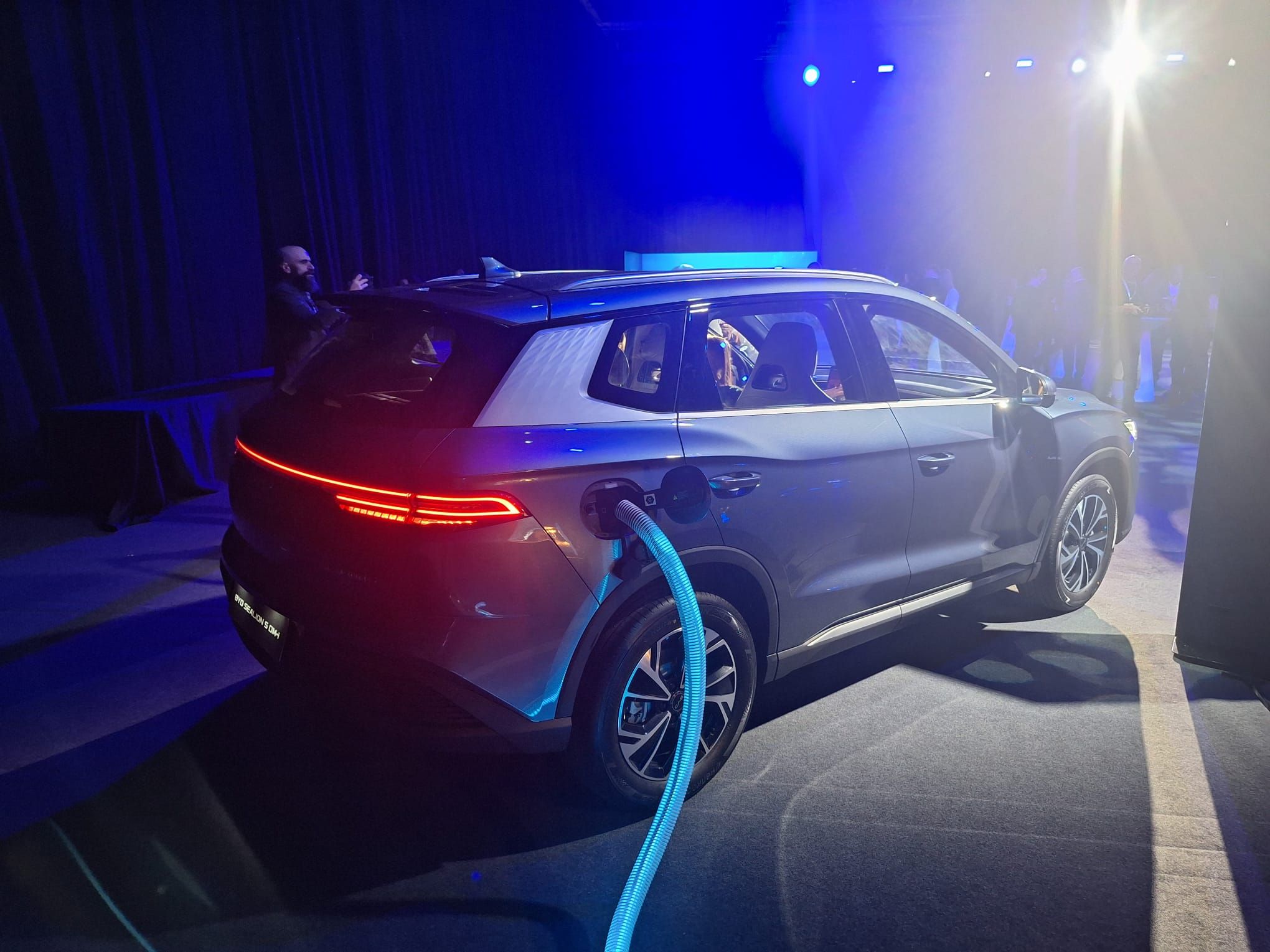 FOTO | BYD aduce în România noul Sealion 5, SUV mai mare și mai ieftin decât Dacia Bigster - Poza 4