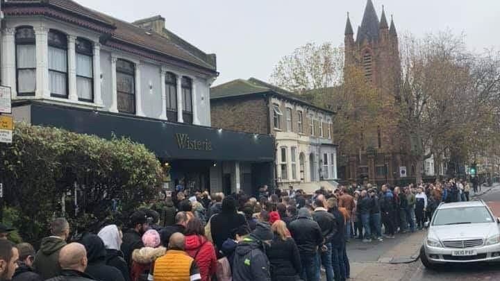 Ambasada Romaniei in Marea Britanie: Exista riscul unor usoare aglomerari la unele sectii din Londra