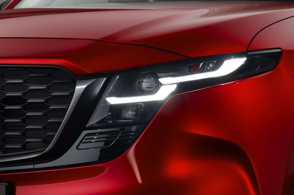 [FOTO] Noua Mazda CX-5 este mai mare, dar pierde motorizarea diesel - Imagine 5