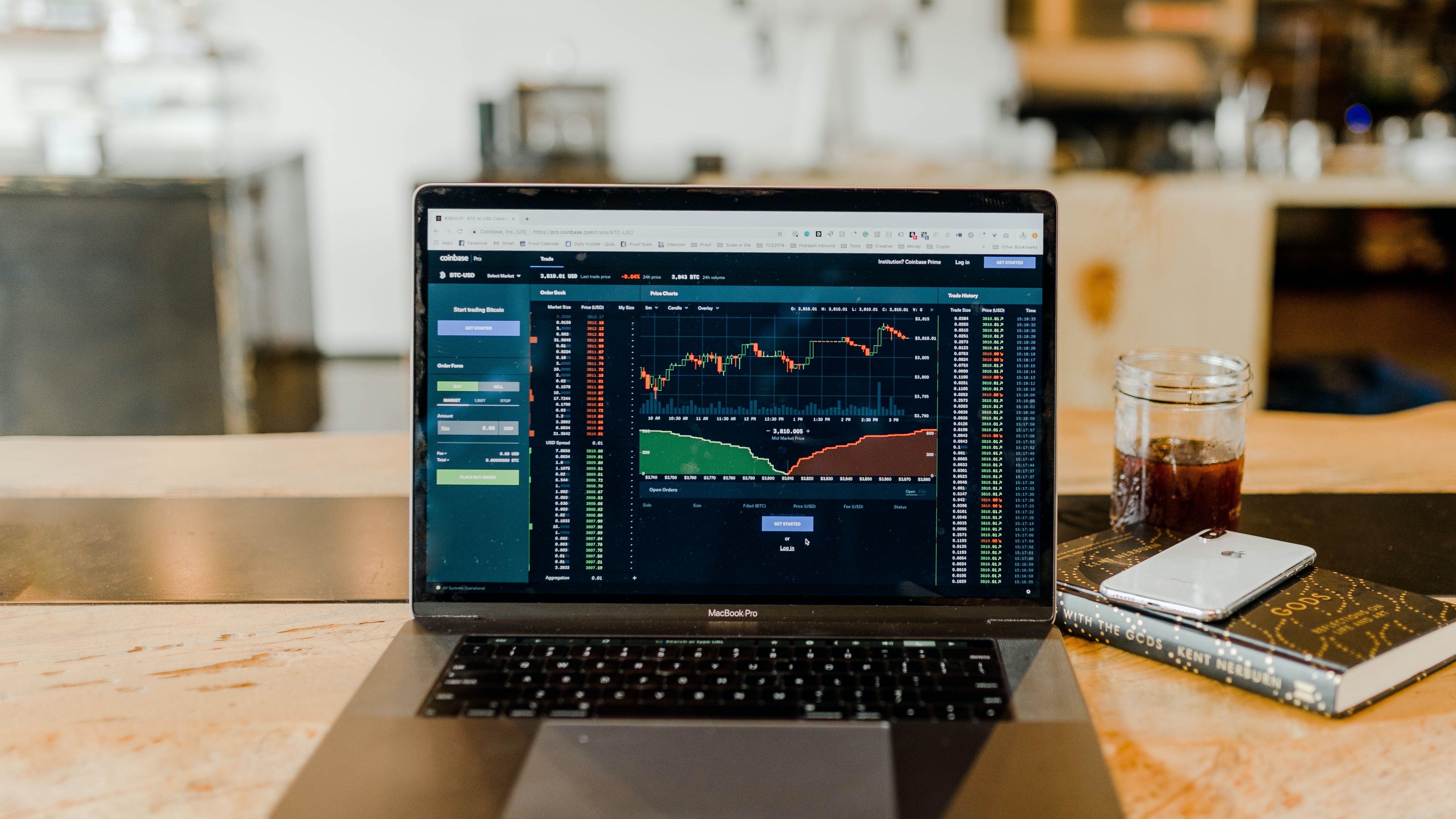 0% comision la tranzacționarea de acțiuni și ETF-uri rămâne cel mai căutat produs financiar de către investitorii români în ultimii 2 ani