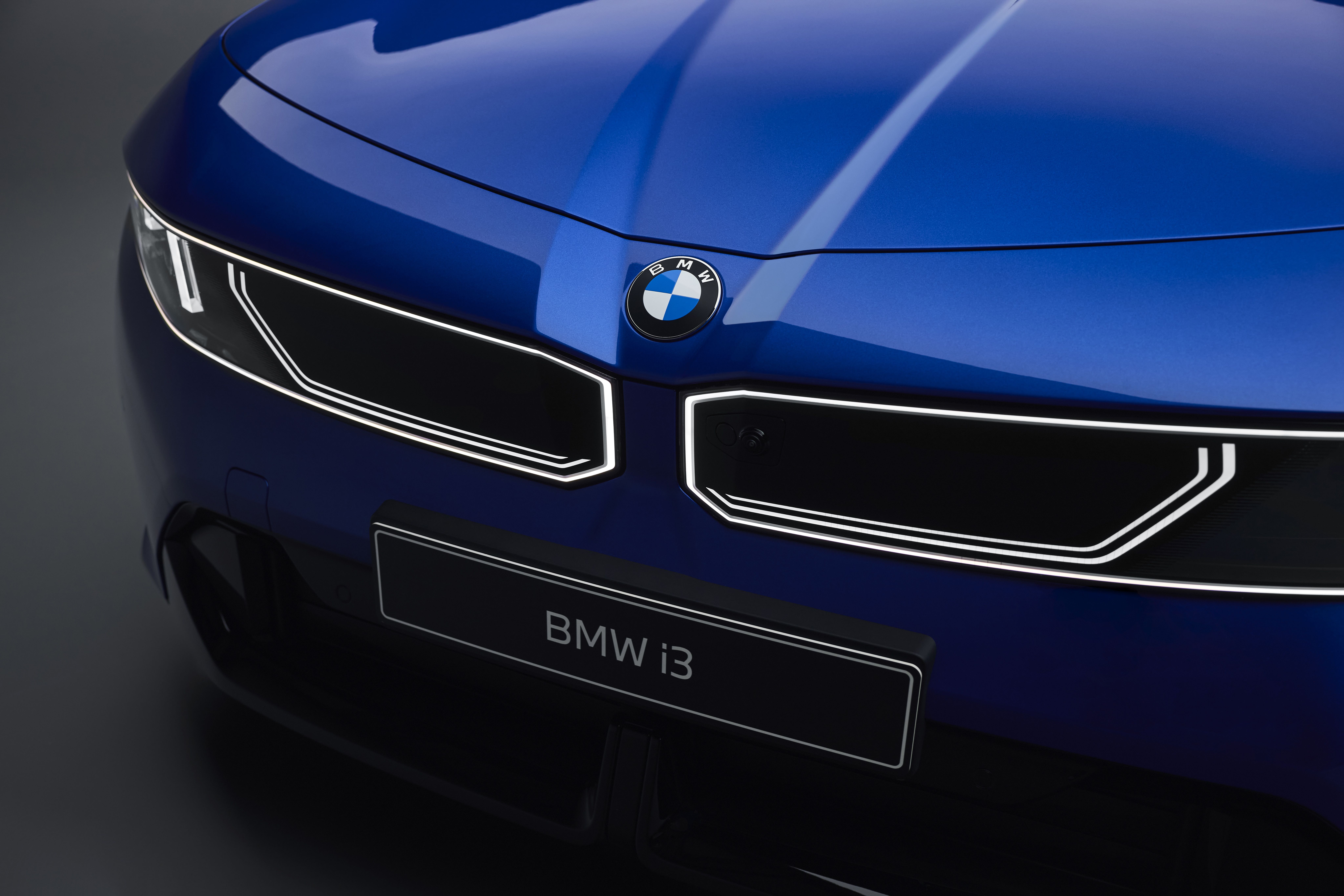 FOTO | BMW aduce rețeta „Neue Klasse” în lumea berlinelor. Ce autonomie și ce performanțe are noul i3 - Poza 10