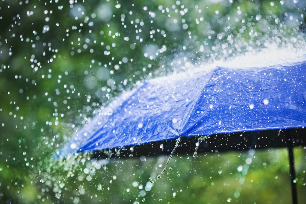 ANM prelungește avertizările meteo: Cod galben de furtuni, vijelii și vânt puternic în mai multe zone din țară