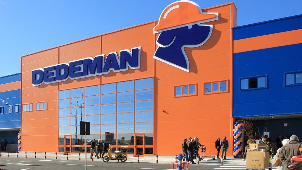 Mega-tranzacția Dedeman-Carrefour, aprobată oficial: Frații Pavăl au primit avizul