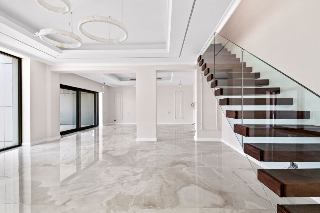 Cum arăta un penthouse de peste 1 milion de euro amplasat pe malul mării la Olimp - Imagine 1