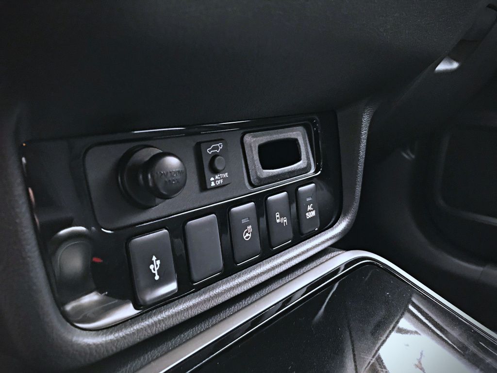 Mitsubishi Outlander PHEV - Imagine 22